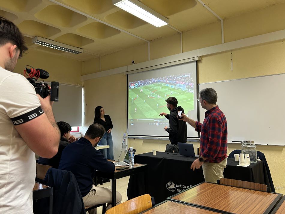 Miguel Camões anad IPVC students